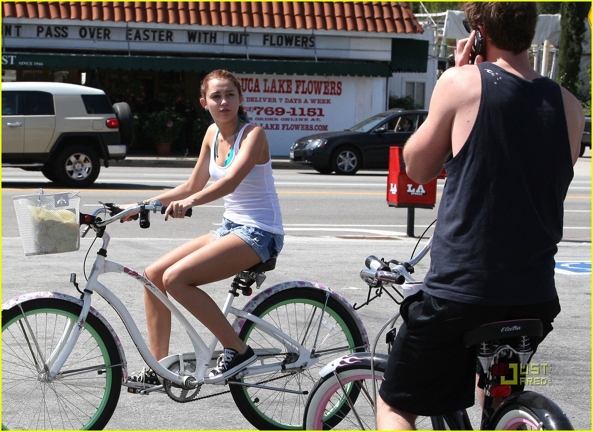 Miley Cyrus & Liam Hemsworth: Biking Buddies