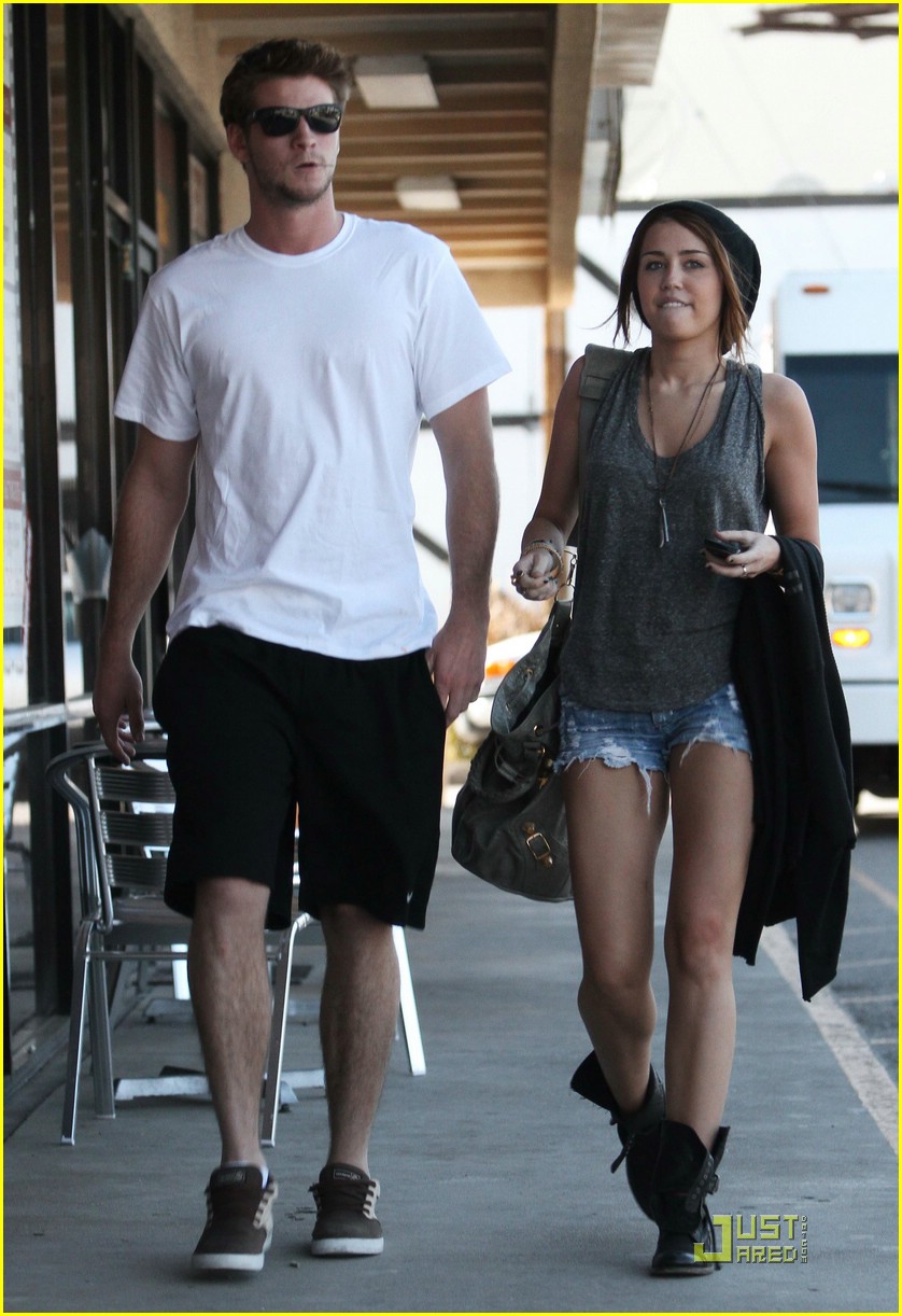 Miley Cyrus & Liam Hemsworth are Sushi Sweet