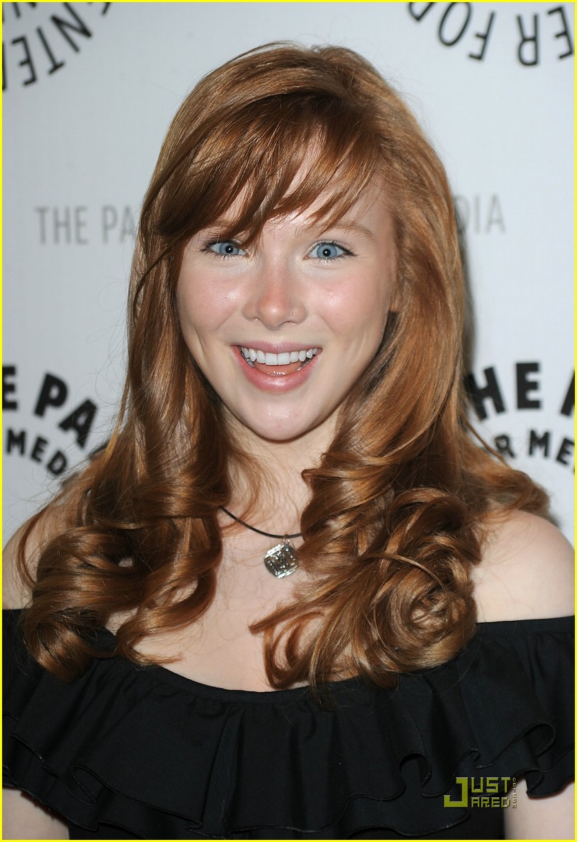 Molly Quinn is Castle Cute
