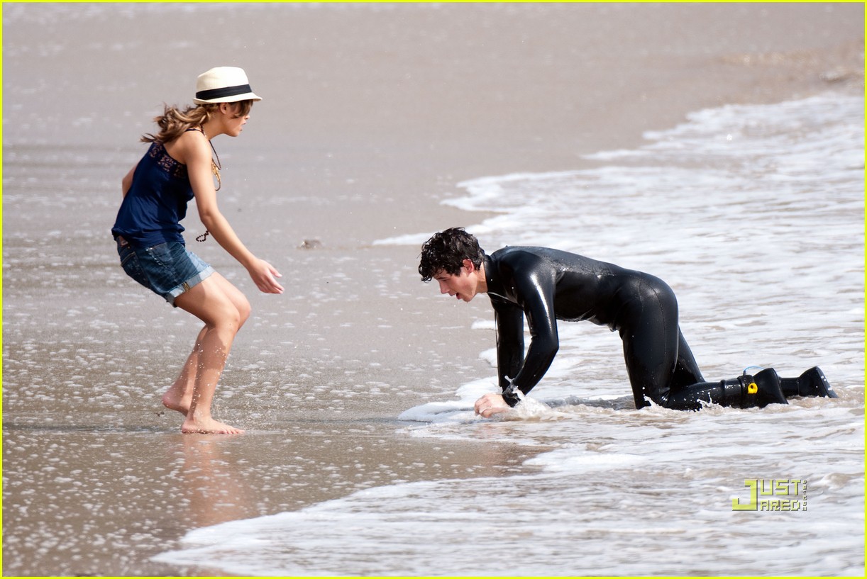 Nick Jonas Washes Up in Malibu