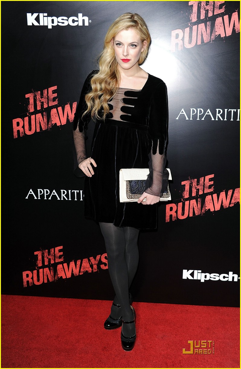 Stella Maeve & Scout-TaylorCompton Rock The Runaways