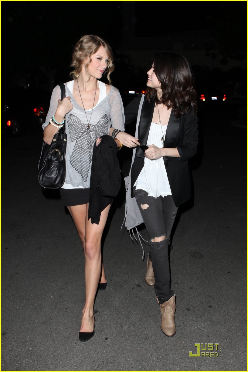 Taylor Swift & Selena Gomez Bowl with Cory & David
