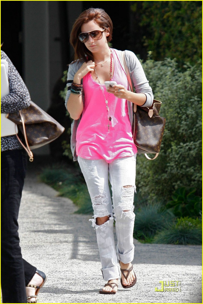Ashley Tisdale: Brunette Is Back!