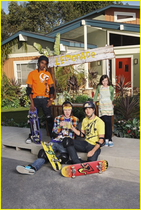 Hutch Dano & Ryan Newman: New Zeke & Luther Promo Pics!