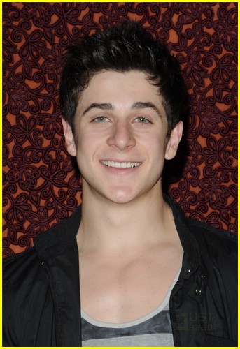 David Henrie Hosts Improv Workshop