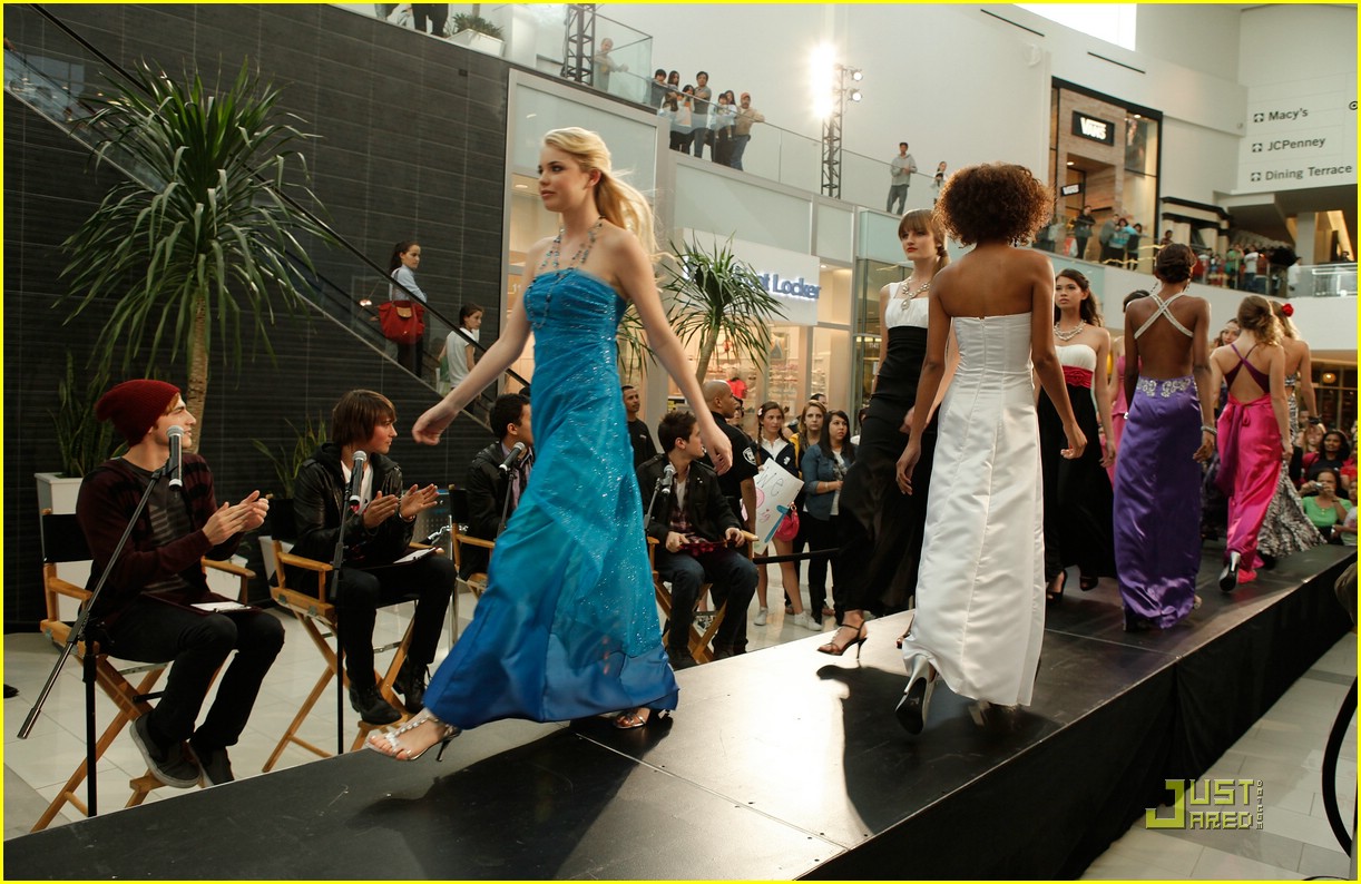 Win a JCPenney Prom Gift Card!