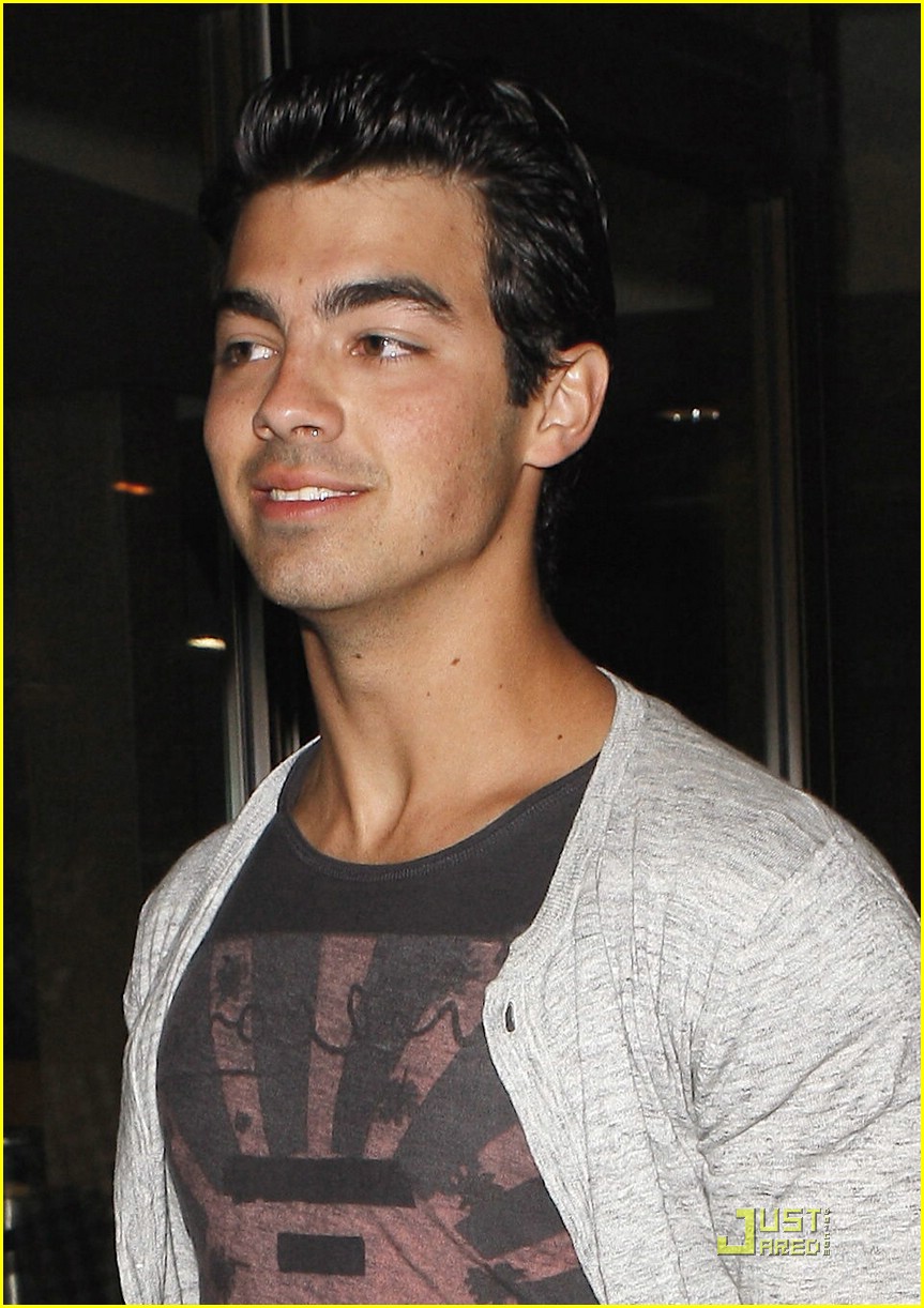 Joe Jonas & Demi Lovato: Arclight Date Night!