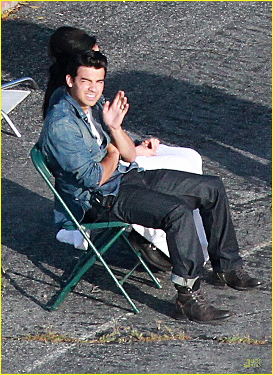 Joe Jonas & Demi Lovato: Shoot & Sweet