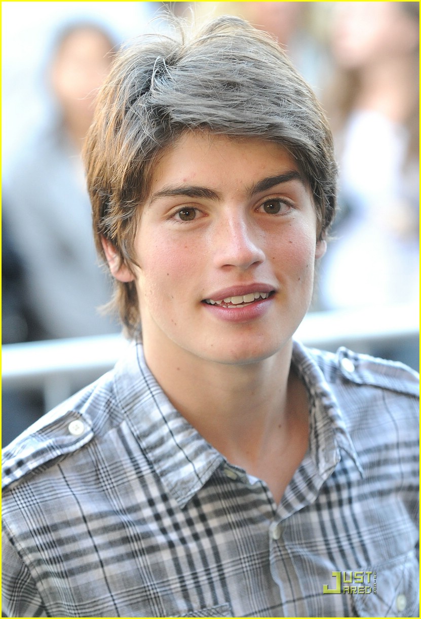 Jennifer Stone & Gregg Sulkin are the Perfect Pair