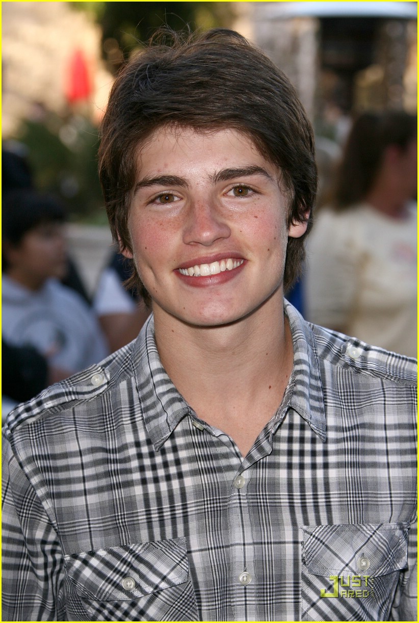 Jennifer Stone & Gregg Sulkin are the Perfect Pair