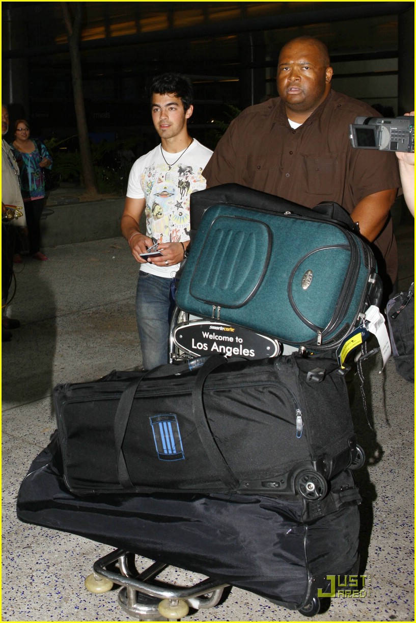 Joe Jonas: Back From Cabo with Cut Offs