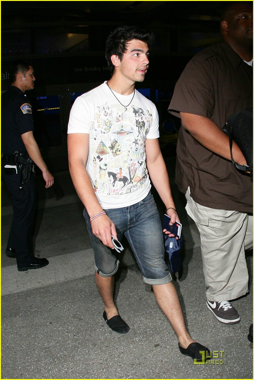 Joe Jonas: Back From Cabo with Cut Offs