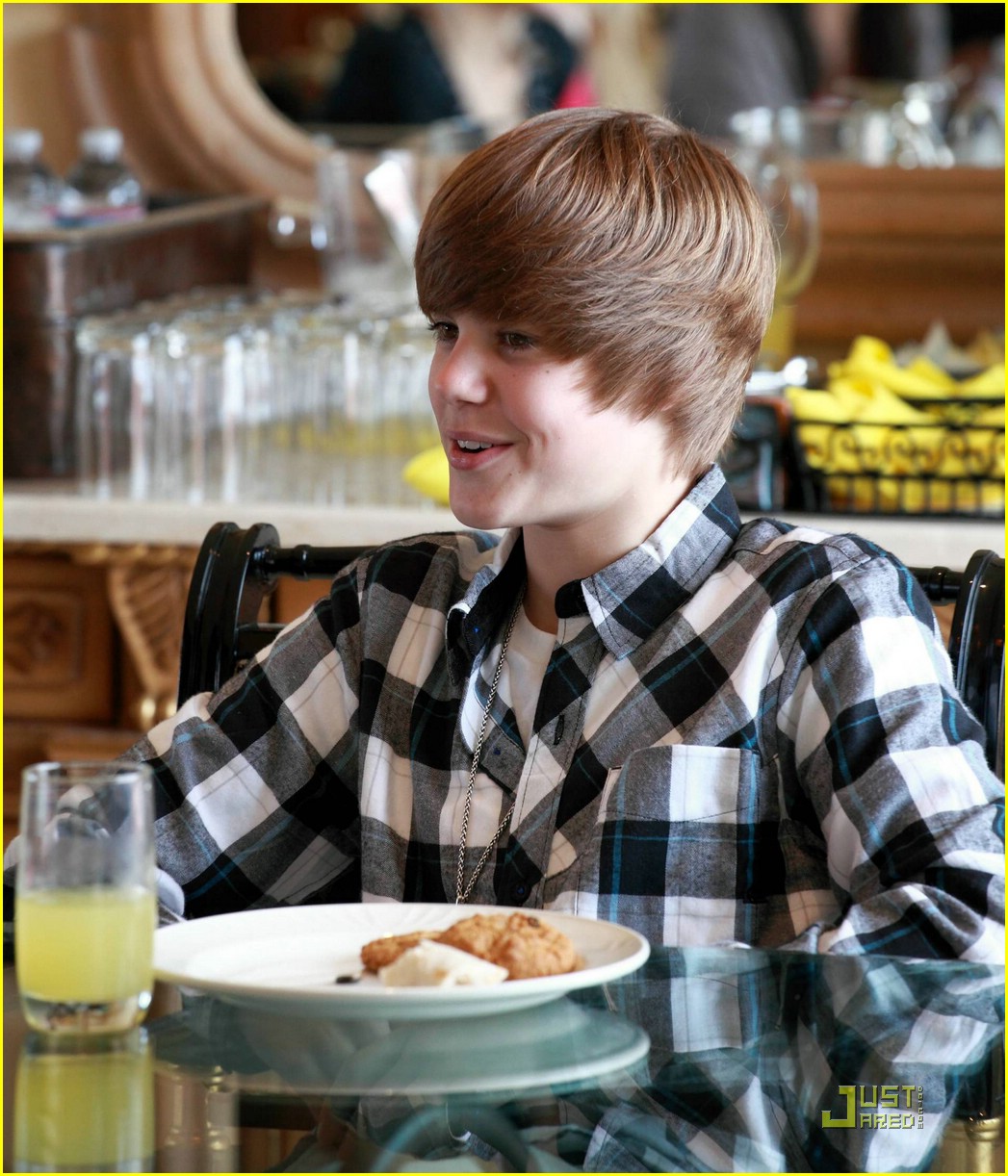 Justin Bieber Finds A Little Bit of Paradise