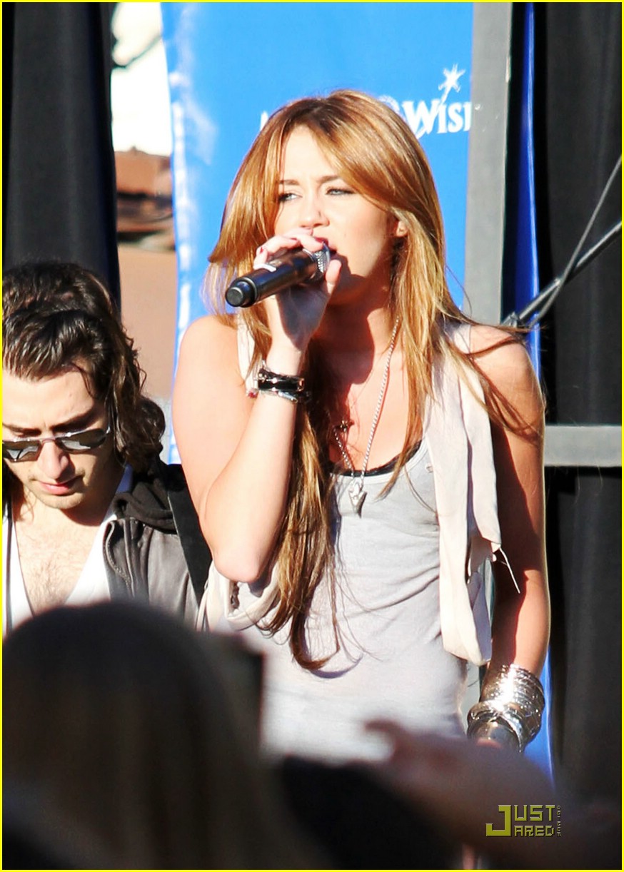 Miley Cyrus Makes A Wish at The Grove