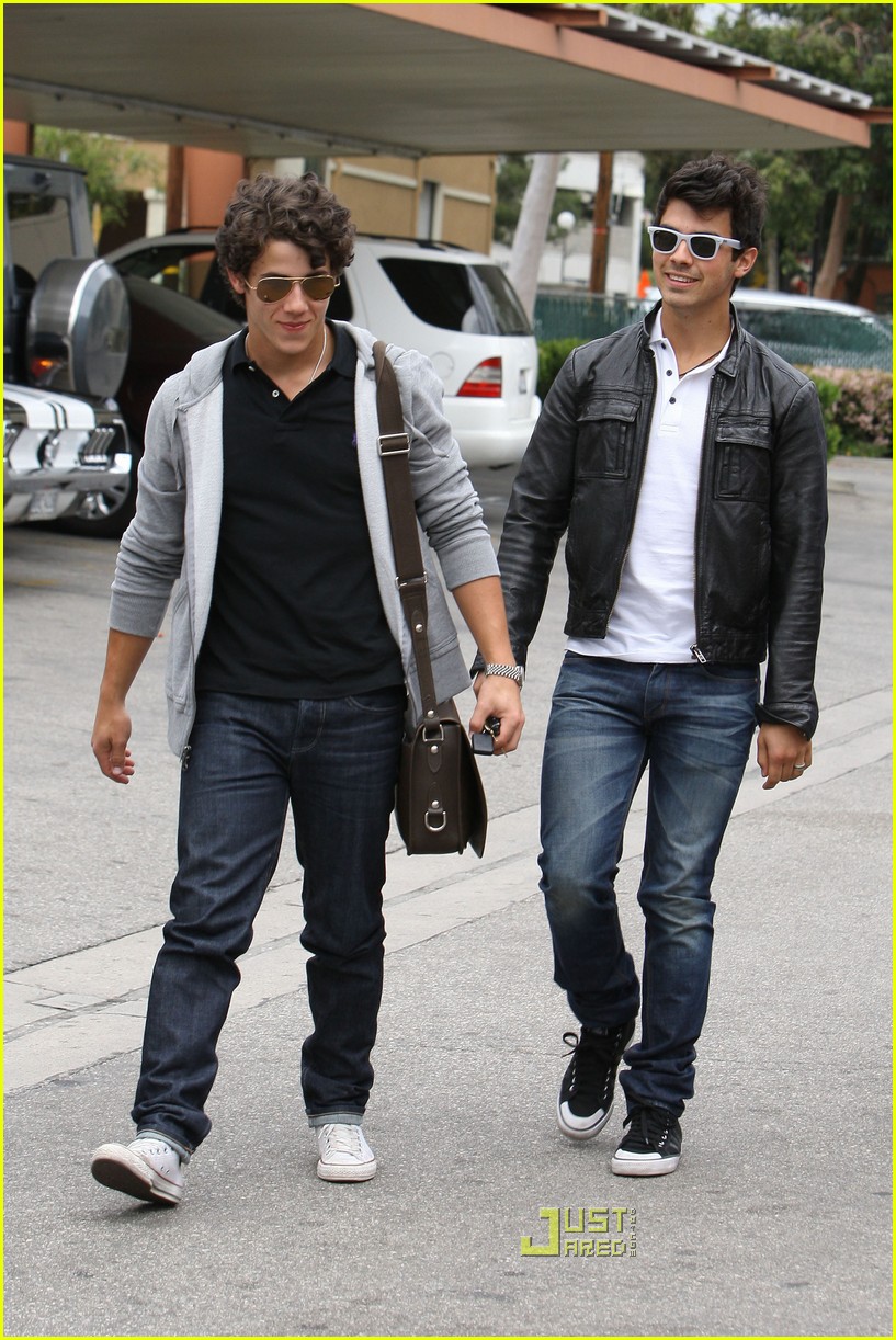 Joe & Nick Jonas: Paty's Pair