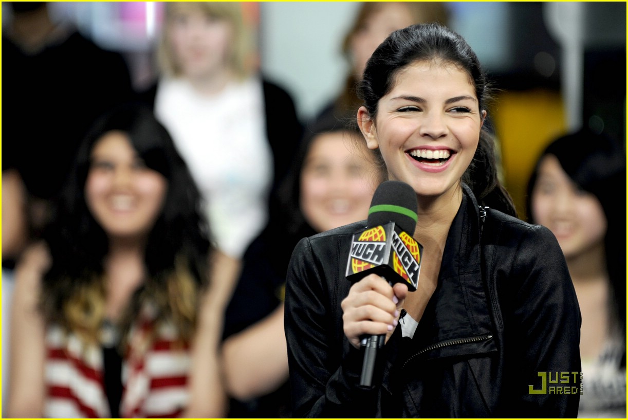 Nikki Yanofsky is Much on Demand