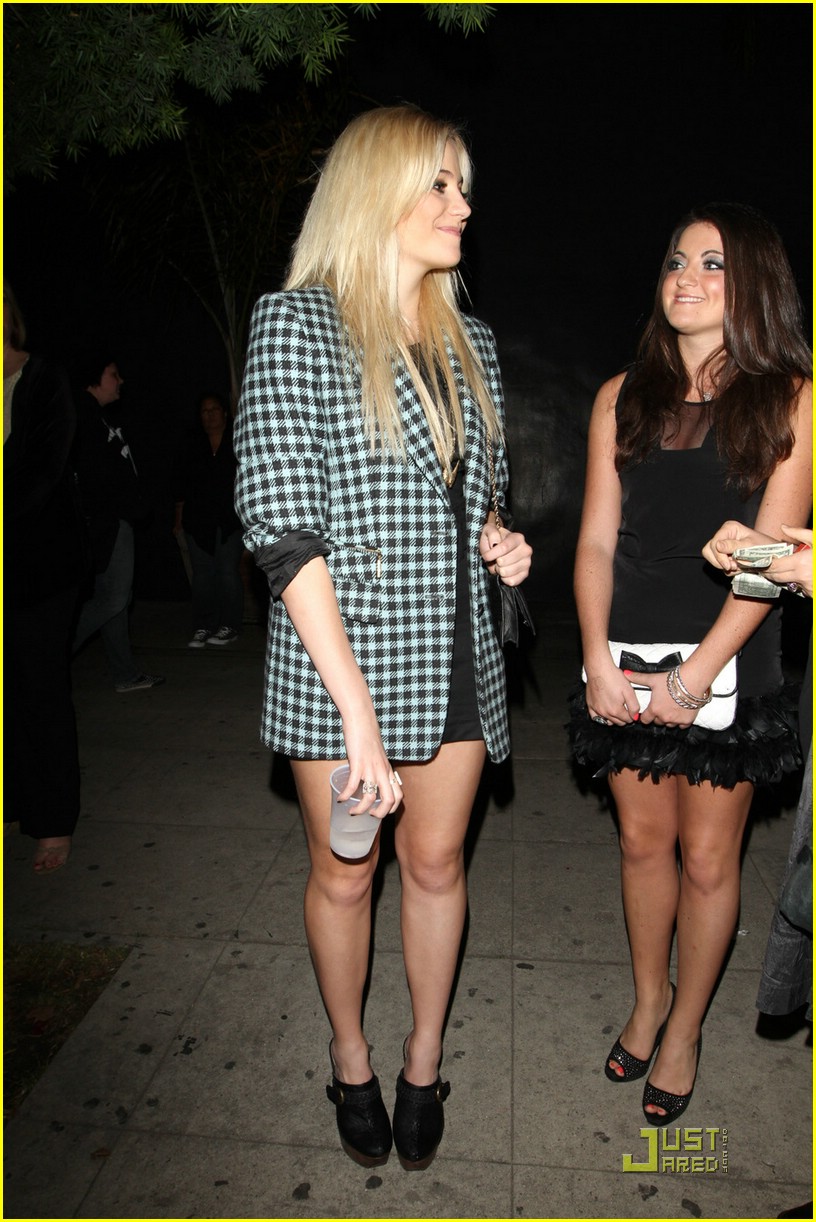 Pixie Lott is Minty Marvelous