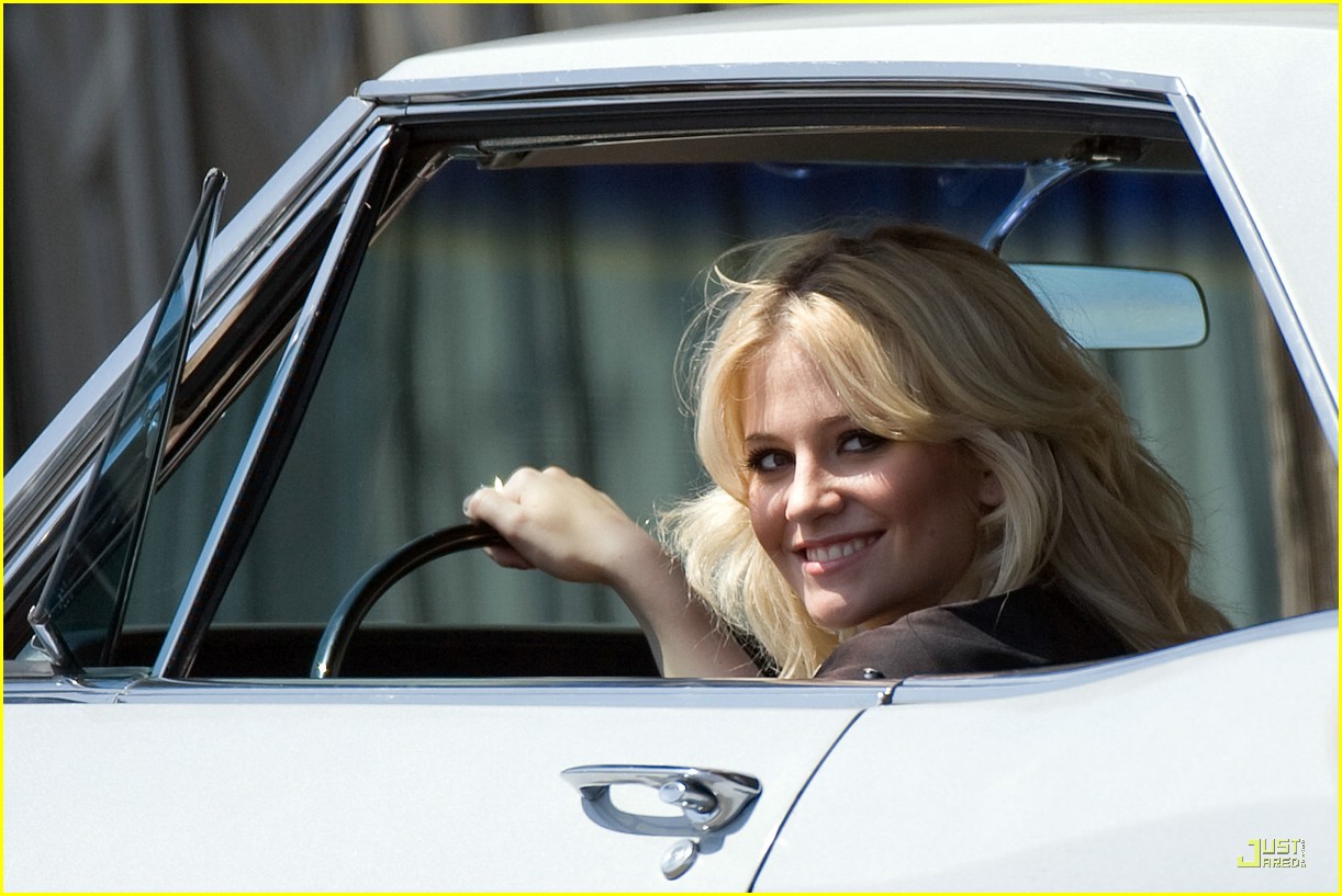Pixie Lott is a Telephone Talker