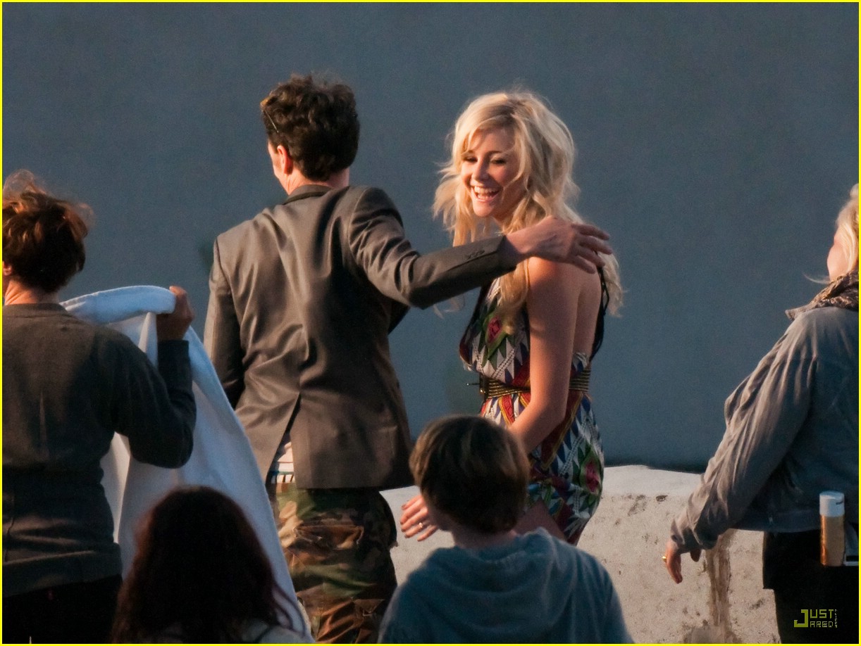 Pixie Lott is a Telephone Talker