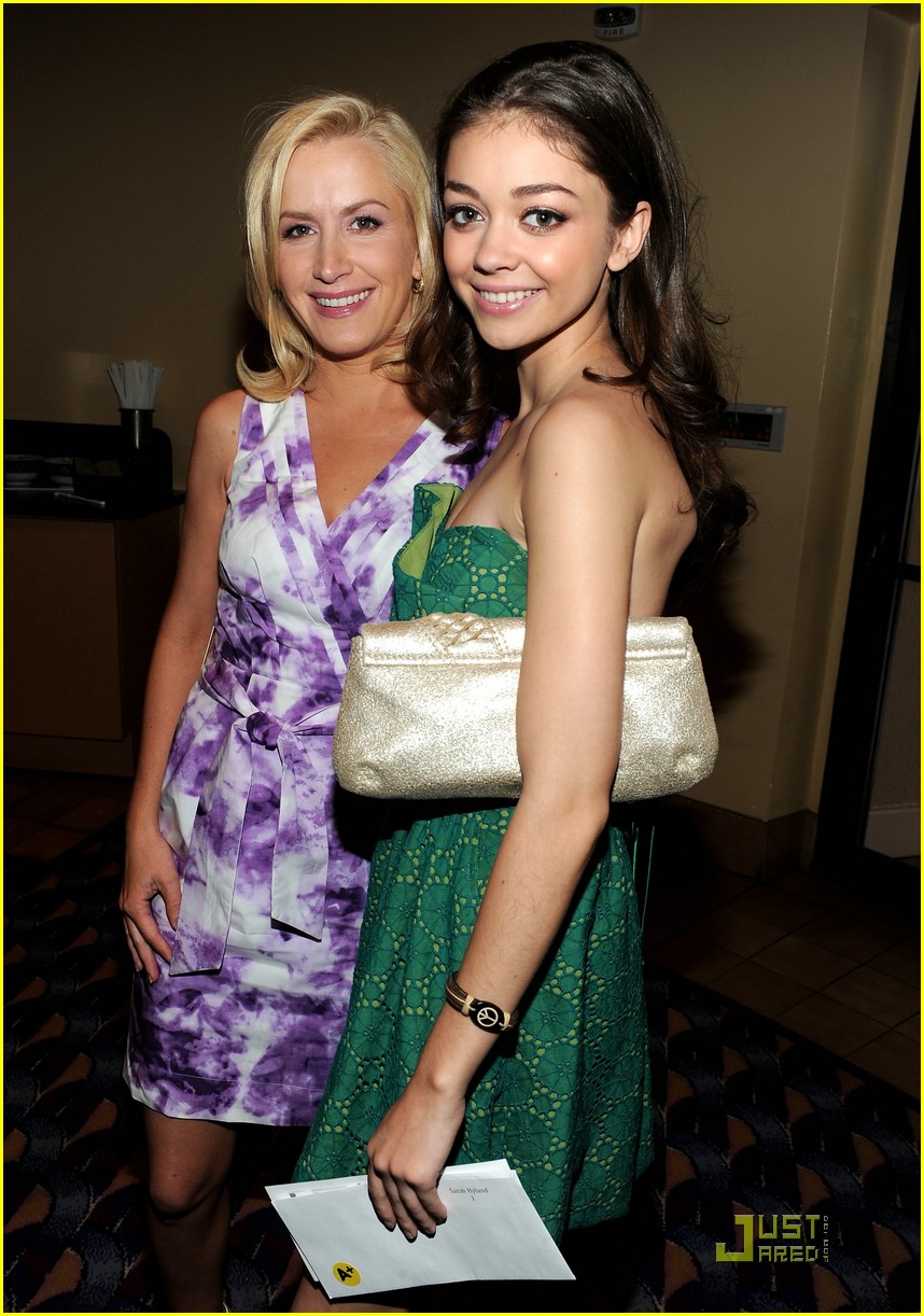 Sarah Hyland: Furry Vengence with Nolan Gould!
