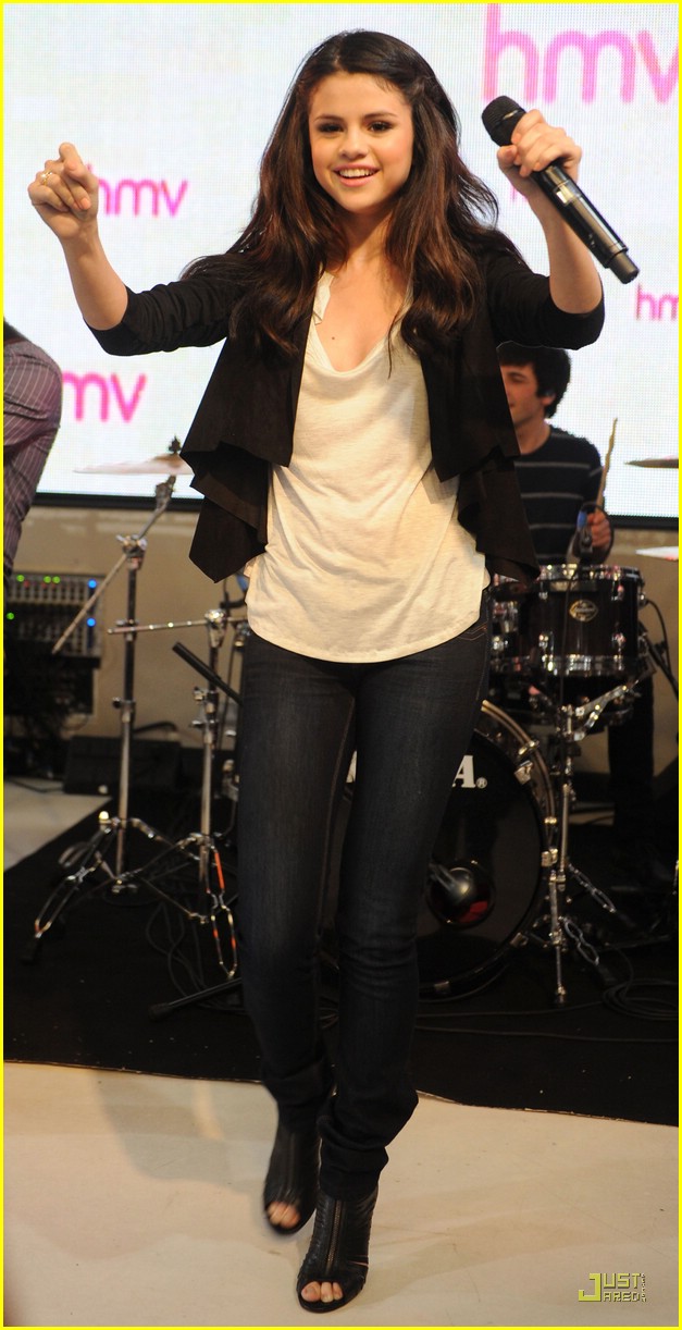 Selena Gomez is HMV Hot