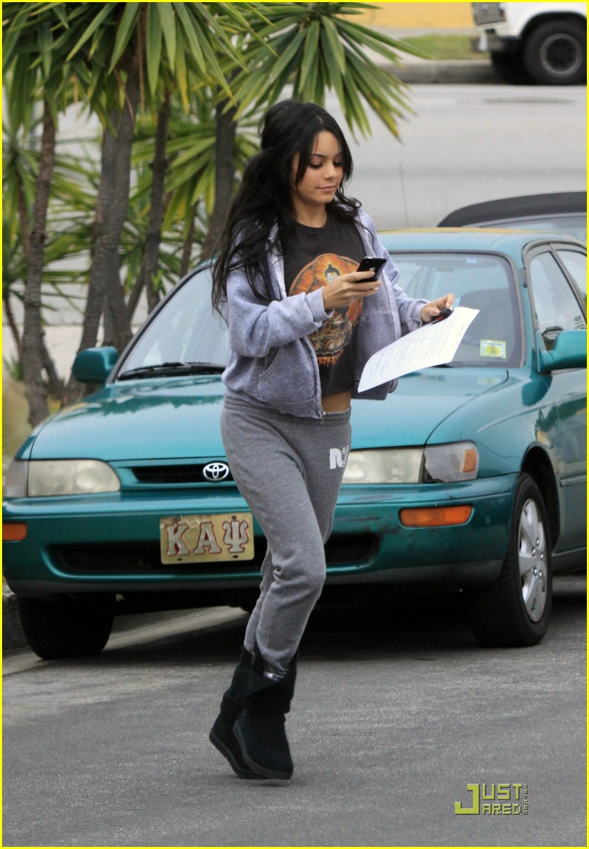Vanessa Hudgens Picks Up The Studio Step