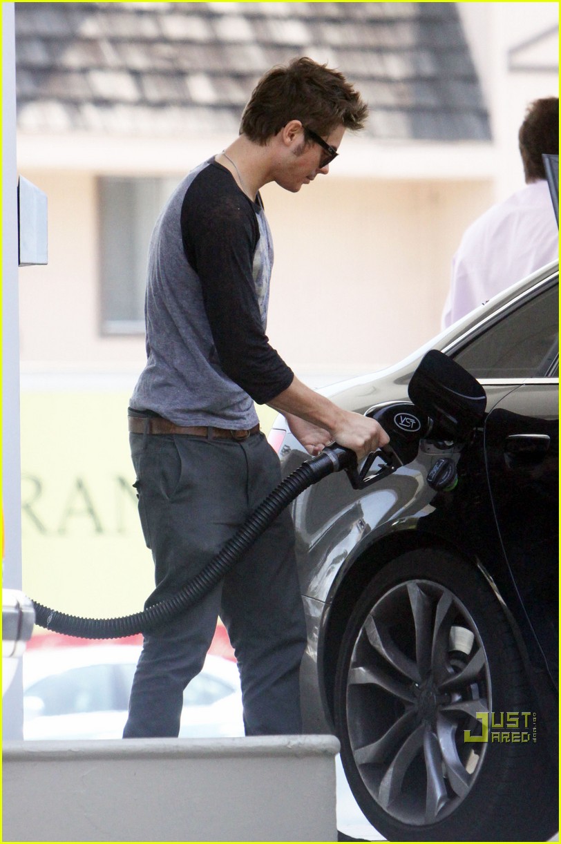 Zac Efron: Mustache Man