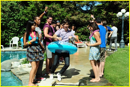 Allstar Weekend 'Dance Forever' -- NEW SINGLE!