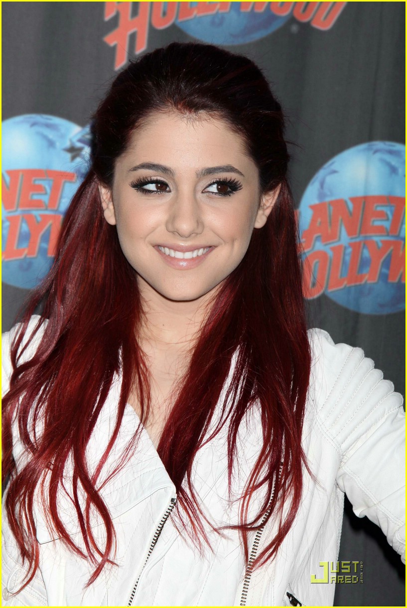 Ariana Grande is Planet Hollywood Pretty