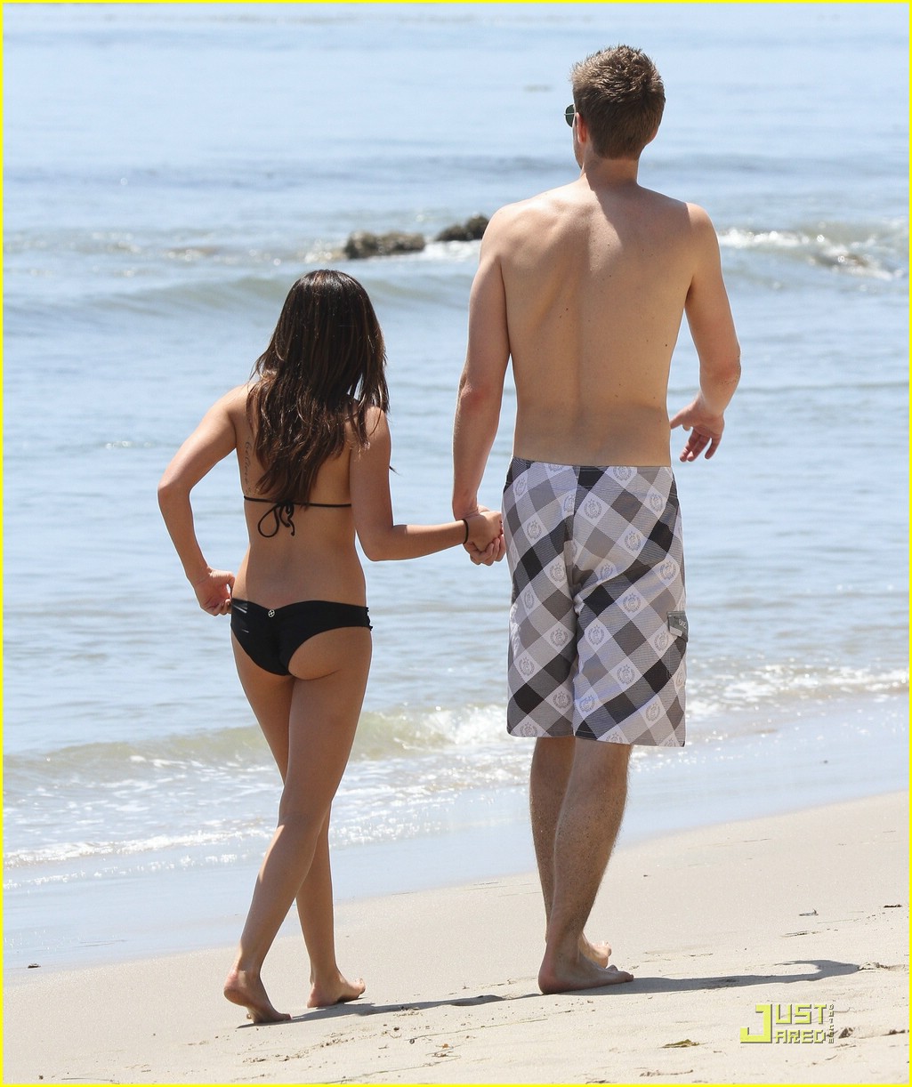 Ashley Tisdale & Scott Speer: Beach Bums