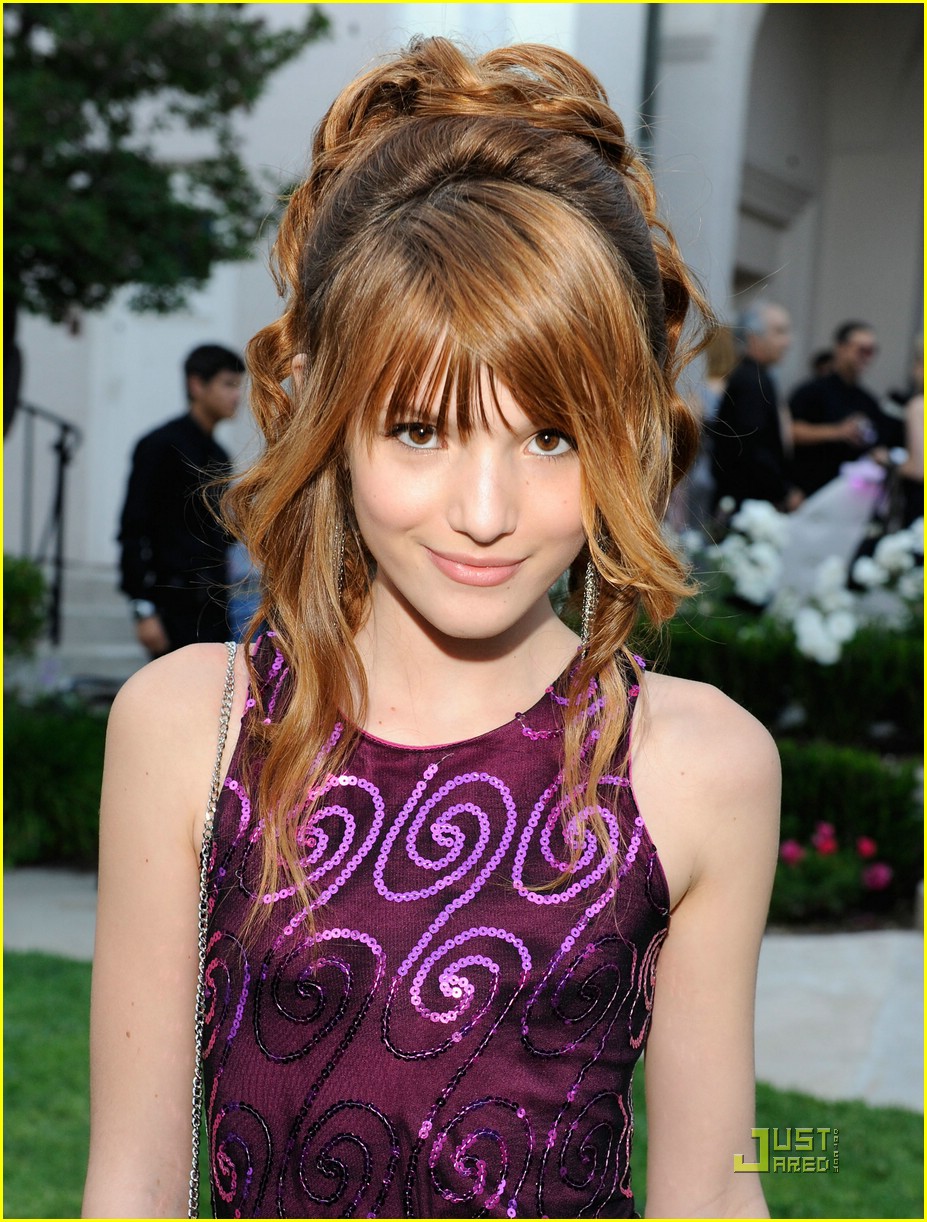 Bella Thorne Shakes It Up!