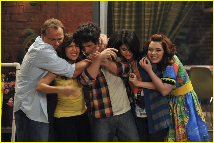 Bella Thorne on Wizards of Waverly Place -- FIRST LOOK!