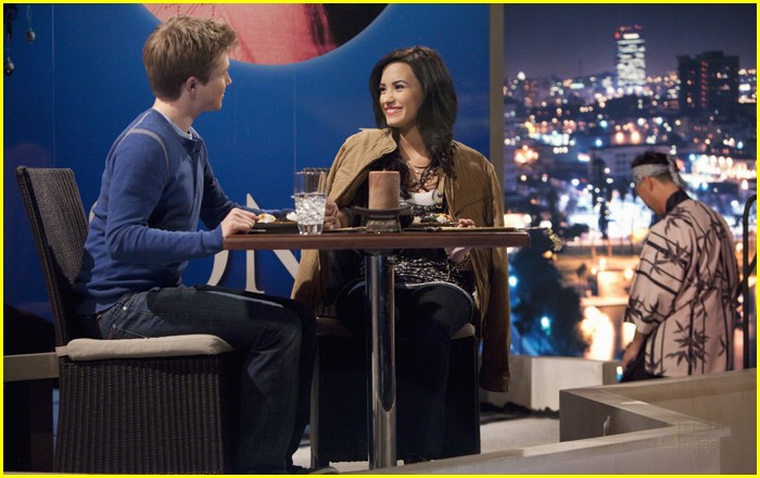 Demi Lovato & Sterling Knight: Date Night!
