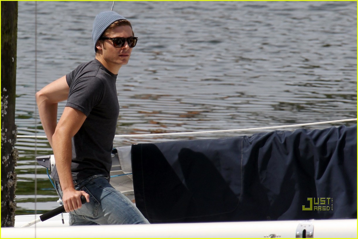 Zac Efron: Come Sail Away!