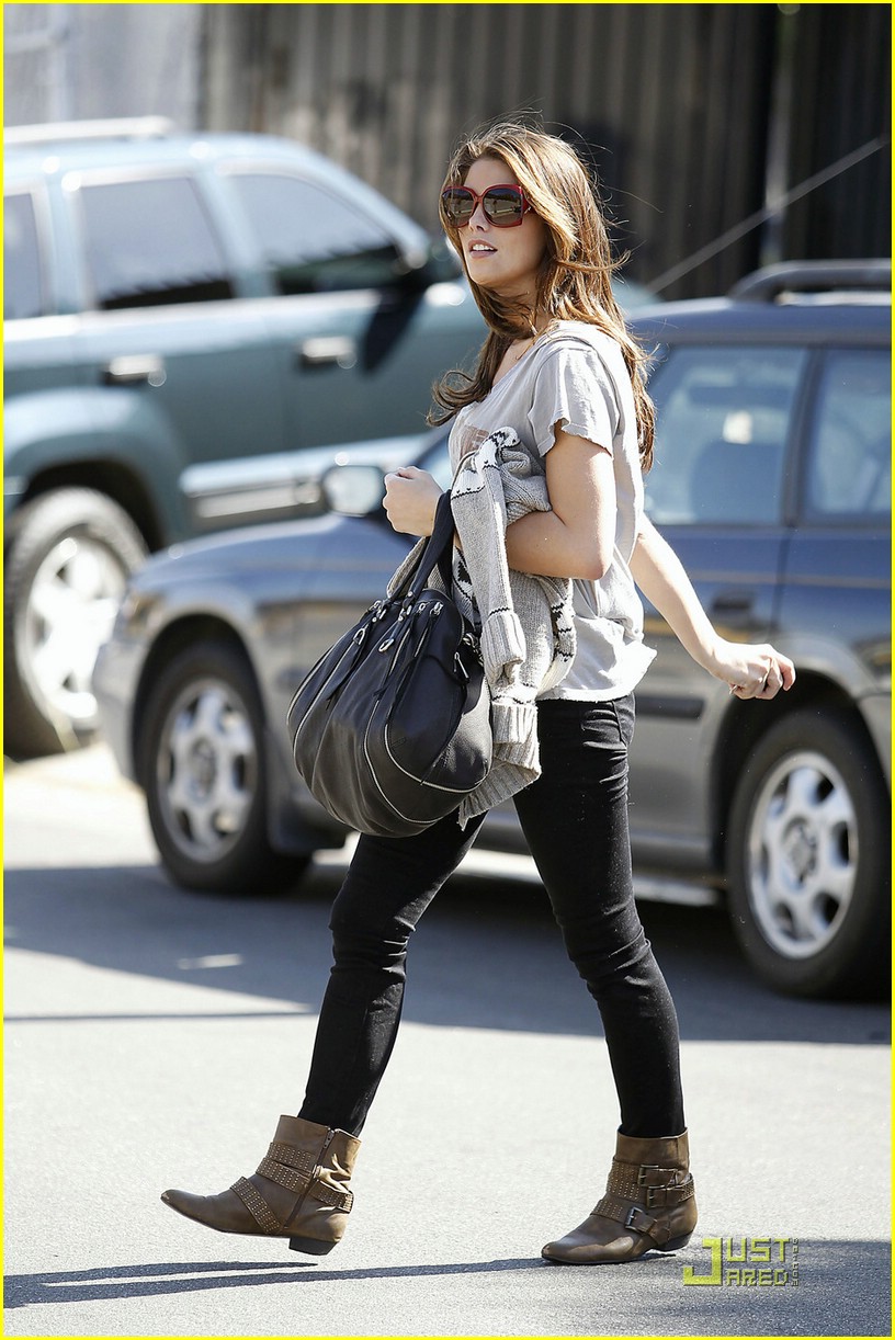 Ashley Greene: Breaking Out of Breaking Dawn?