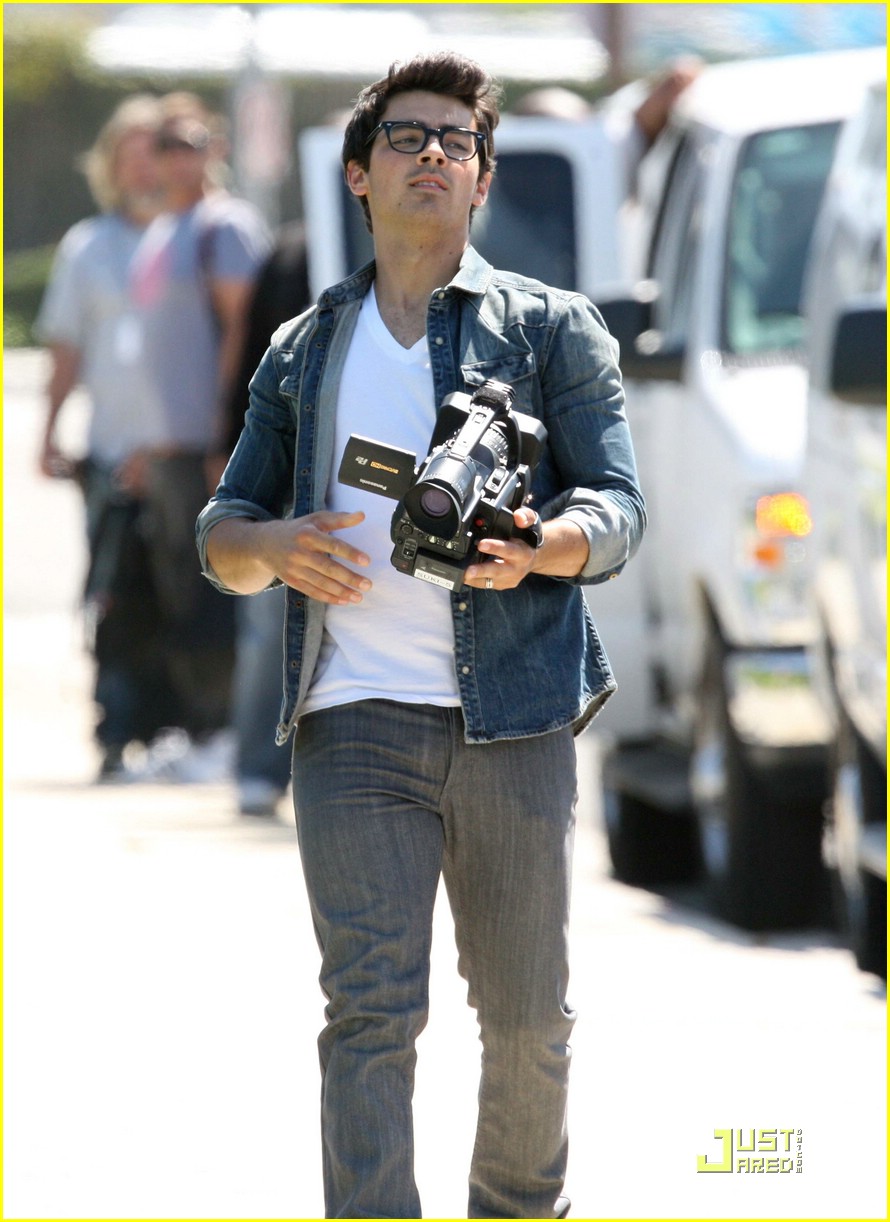 Joe Jonas: Catch Me If You Can...