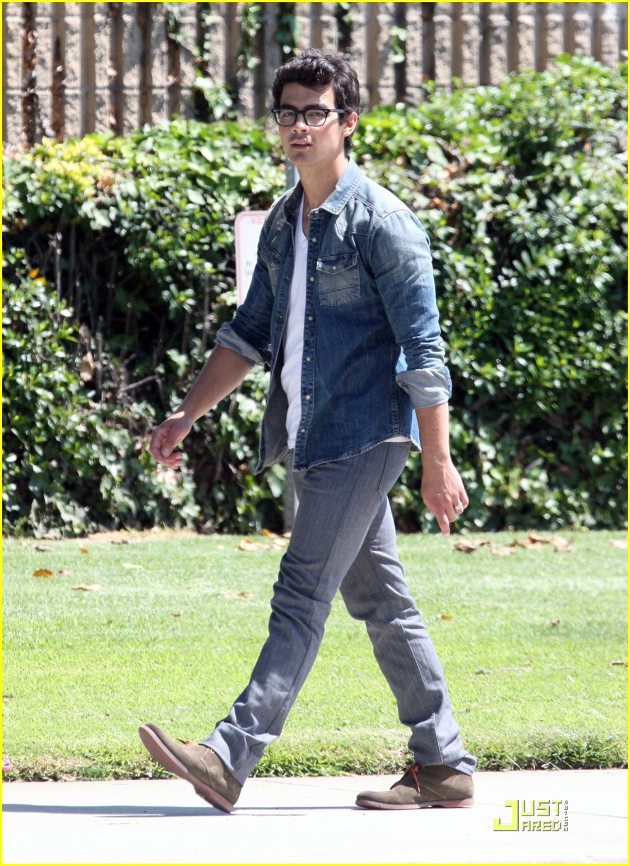 Joe Jonas: Catch Me If You Can...