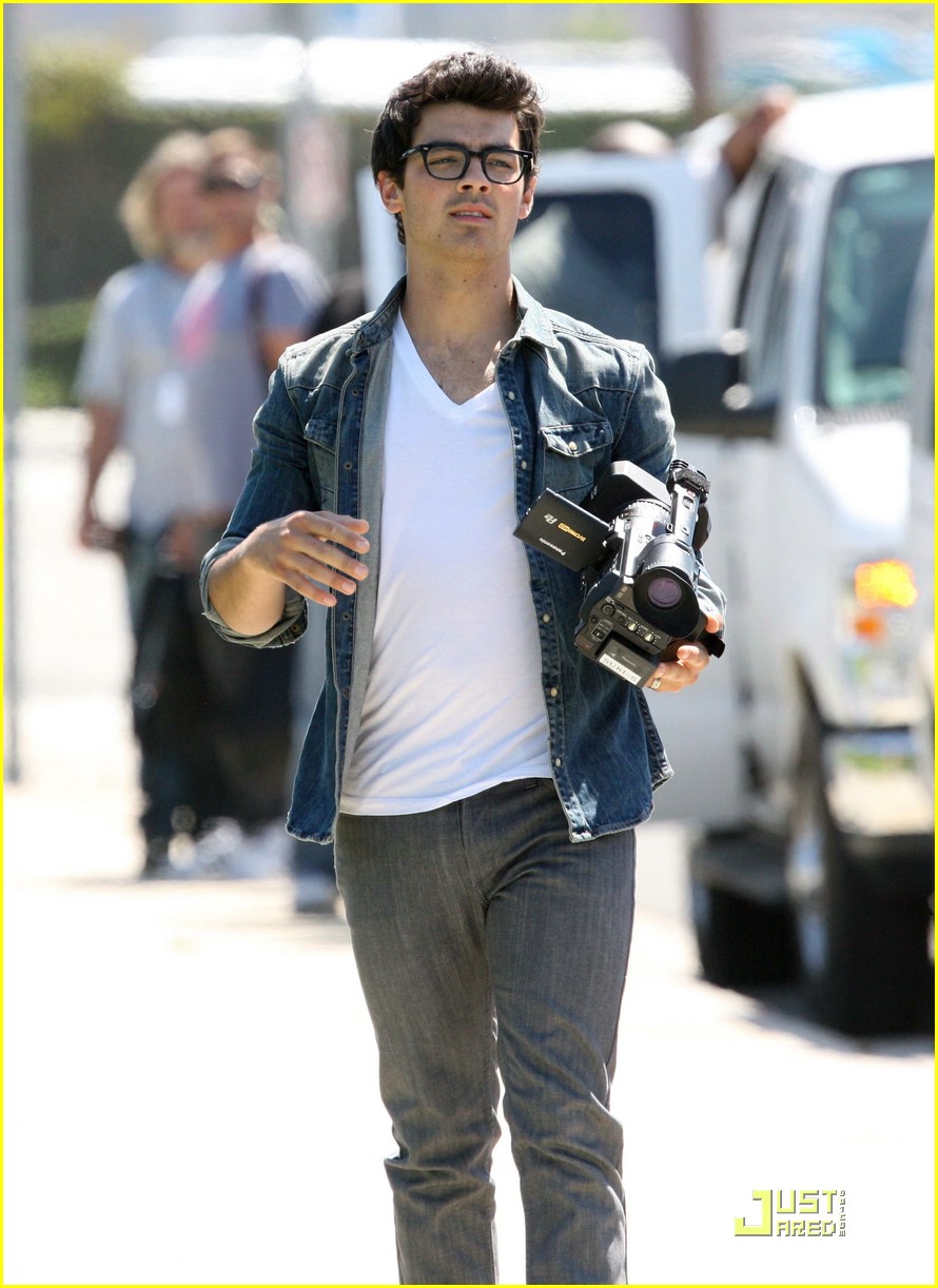 Joe Jonas: Catch Me If You Can...