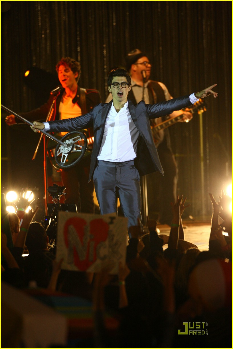Jonas Brothers: Beach Bash!