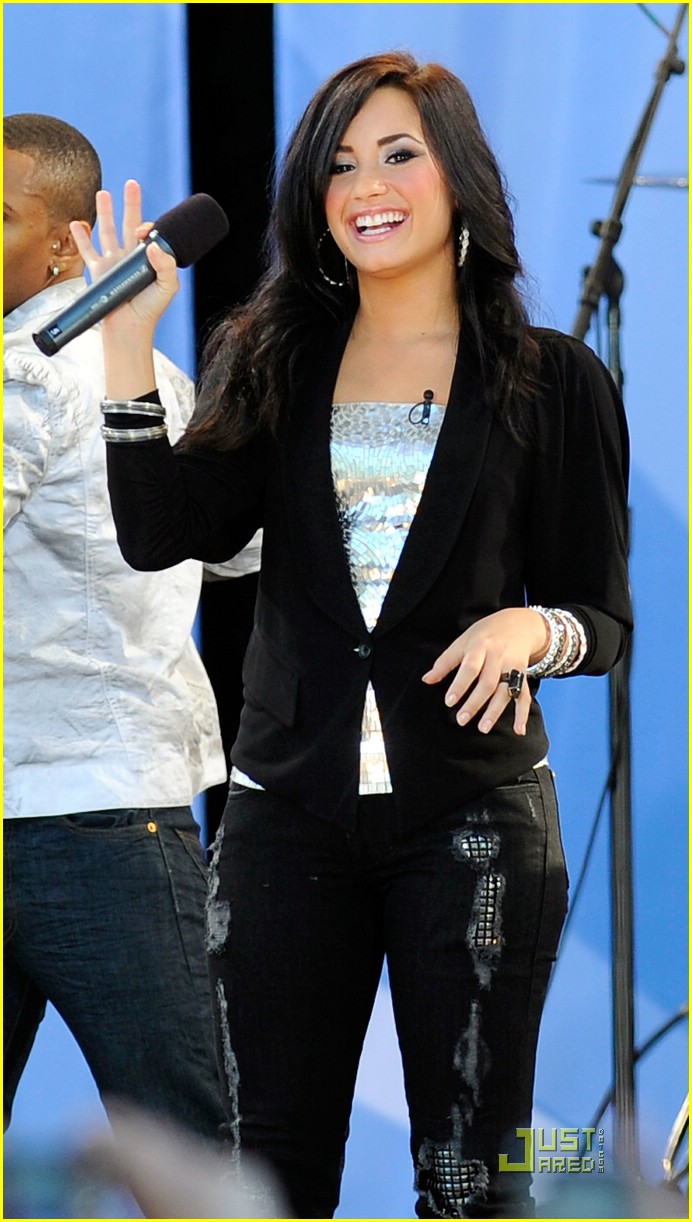 Demi Lovato & Jonas Brothers: Good Morning America!