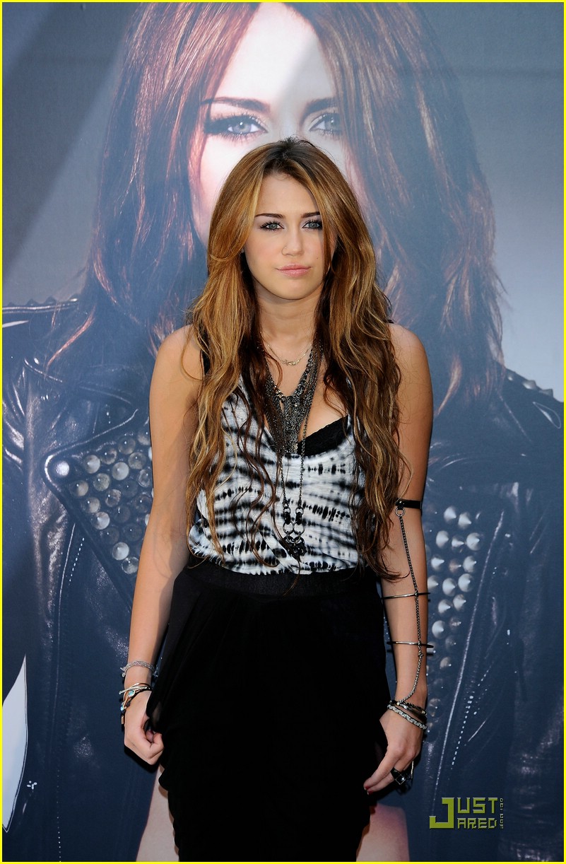 Miley Cyrus is Madrid Marvelous