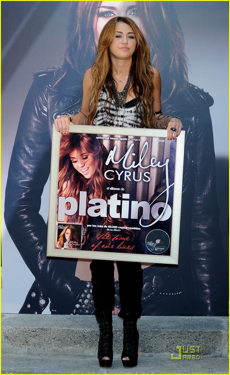 Miley Cyrus is Madrid Marvelous