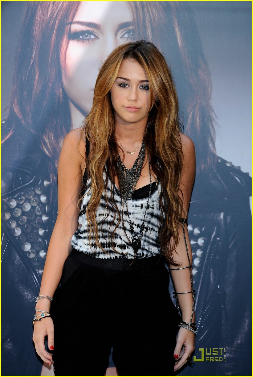 Miley Cyrus is Madrid Marvelous