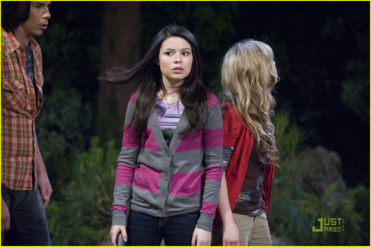 Miranda Cosgrove Believes in Bigfoot