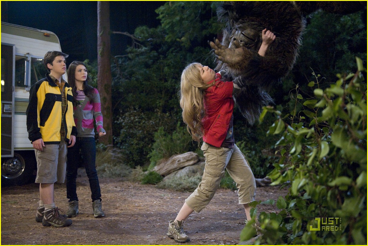Miranda Cosgrove Believes in Bigfoot