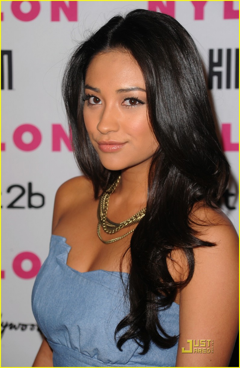 Pretty Little Liars Cast: Young Hollywood Hotties