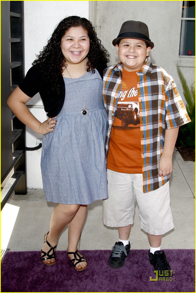 Raini Rodriguez: One Fan Ran Into a Pole!