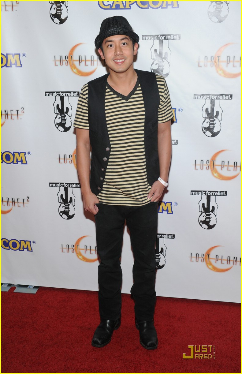 Robbie Amell & Allen Evangelista Stripe It Up