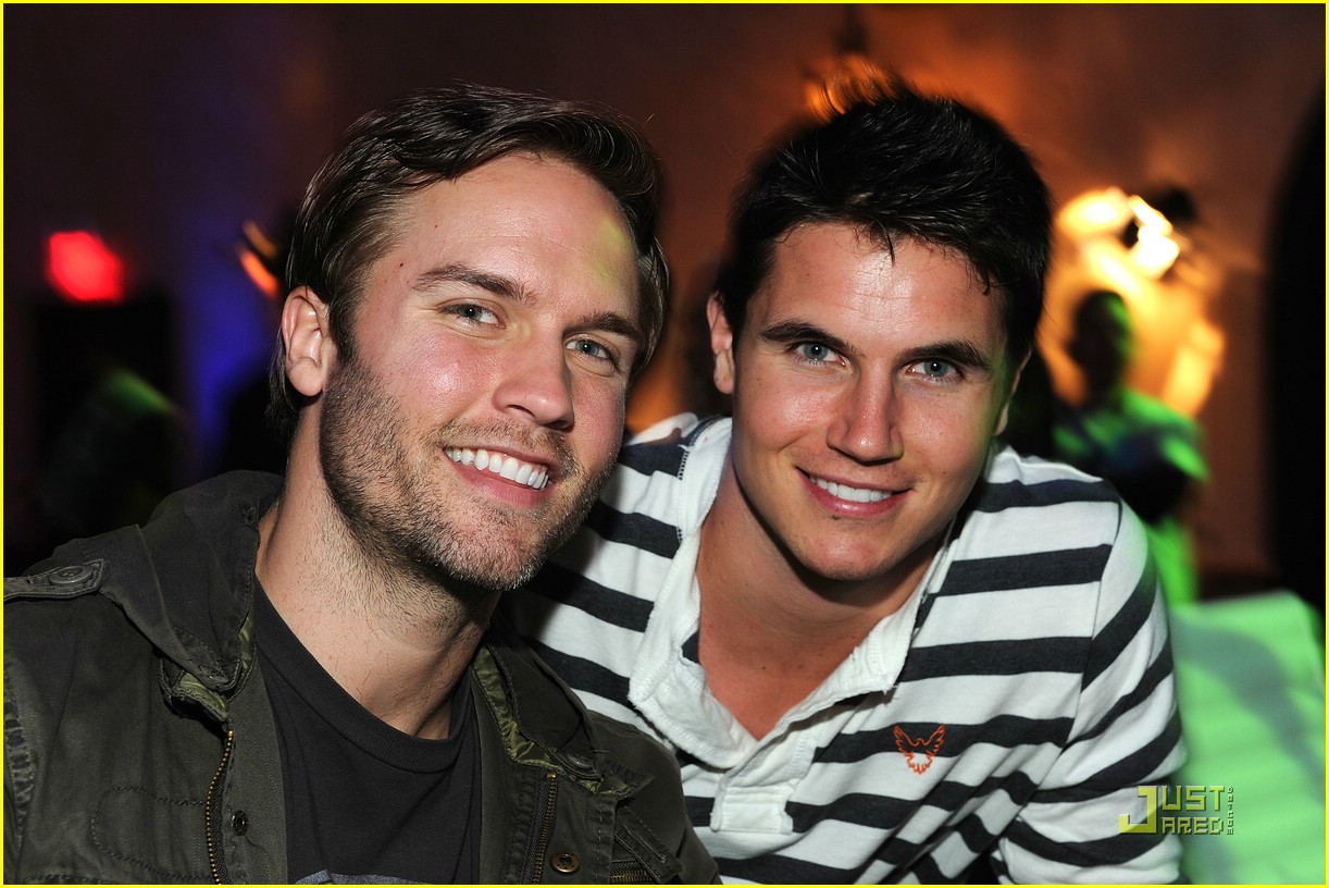 Robbie Amell & Allen Evangelista Stripe It Up
