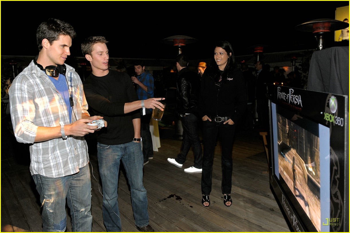 Robbie Amell: Prince of Persia Player